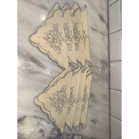 Set Of 8 Vintage Cutwork And Embroidered Dinner Napkins - Picture 4 of 7